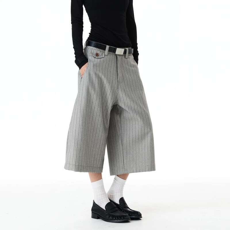 Retro Old Money Style Gray Suit Shorts for Men and Women, Vintage Loose Casual Striped Cropped Pants, Wide-Leg Curved Trousers Retro Old Money Style Gray Suit Shorts for Men and Women, Vintage Loose Casual Striped Cropped Pants, Wide-Leg Curved Trousers