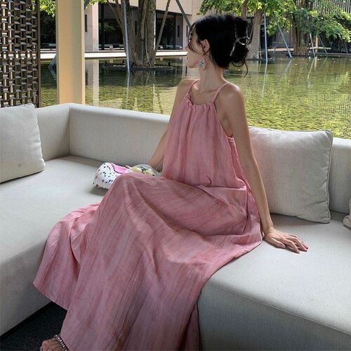 This year's popular stylish French casual ramie pink V-neck dress for petite figures, perfect for beach photos, looks extremely divine.