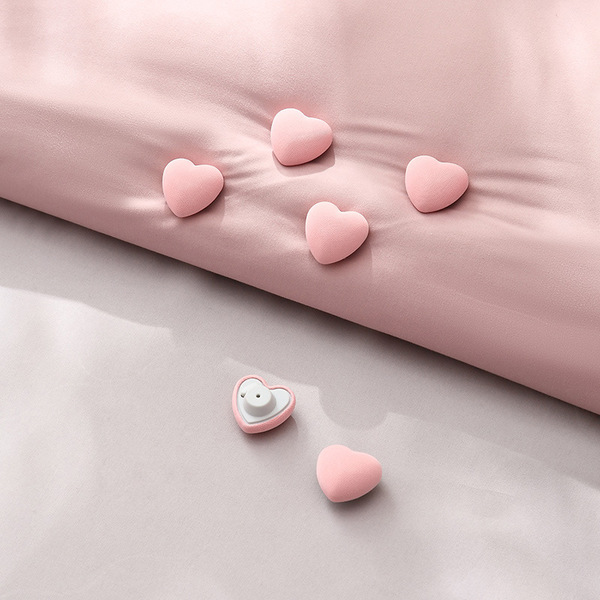 Wholesale love quilt holder pure cotton new home safety needle-free invisible bed sheet holder one-click unlock
