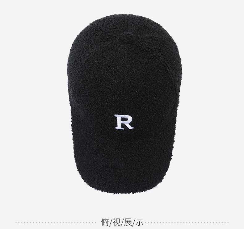 Čistá červená jehněčí srst písmeno R dámská podzimní a zimní móda ležérní malá teplá čepice s kachním jazykem_voghion.com