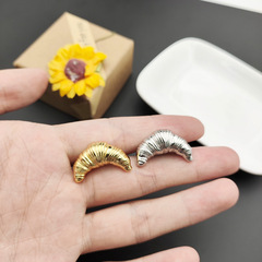 可頌胸針 網紅fever同款羊角法式麵包金屬徽章  歐美跨境新款