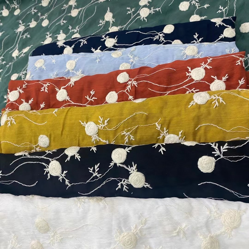 现货多色双色彩色镂空女装童装刺绣面料镂空刺绣棉布棉线刺绣