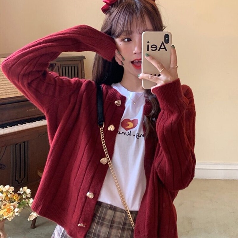 Sweet heart-shaped button red short cardigan sweater, Korean style, loose fit, slimming ribbed knit top for women Sweet heart-shaped button red short cardigan sweater, Korean style, loose fit, slimming ribbed knit top for women