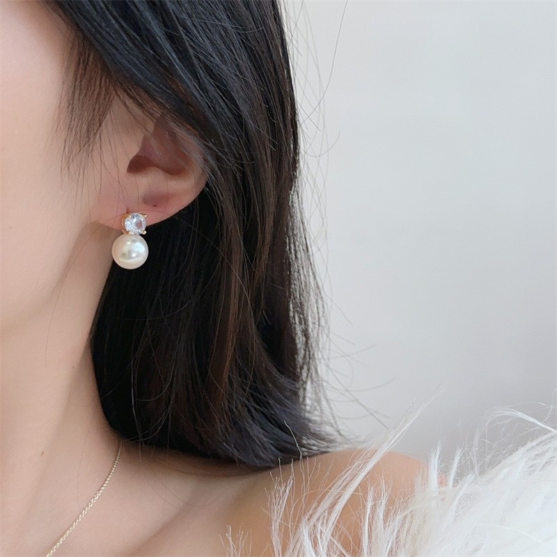 O343 화이트 진주 골드 스터드 귀걸이