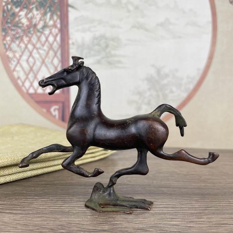Horse Stepping on the Flying Swallow Zodiac Horse Ornaments Alloy Old Crafts Pentium Horse Office Decoration Ornaments