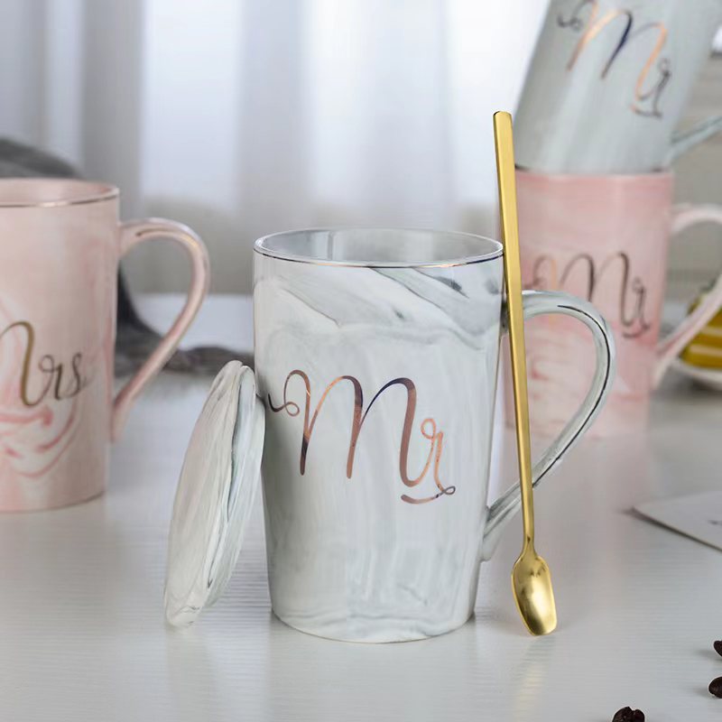 Taza de cerámica de recuerdo con tapa, cuchara, taza de agua para pareja, logotipo, taza de cerámica para el hogar, caja de regalo de café simple