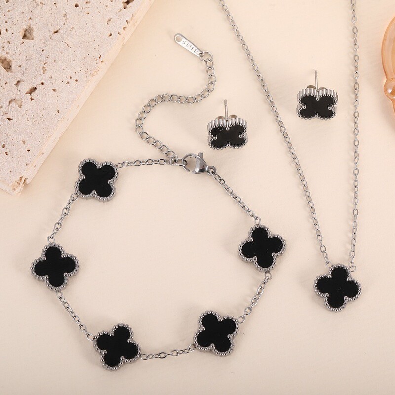 Titanium Steel Non-Fading Double-Sided Four-Leaf Clover Set Necklace for Women, Fashionable, Elegant, Light Luxury, High-End Feel, Niche Bracelet Wholesale