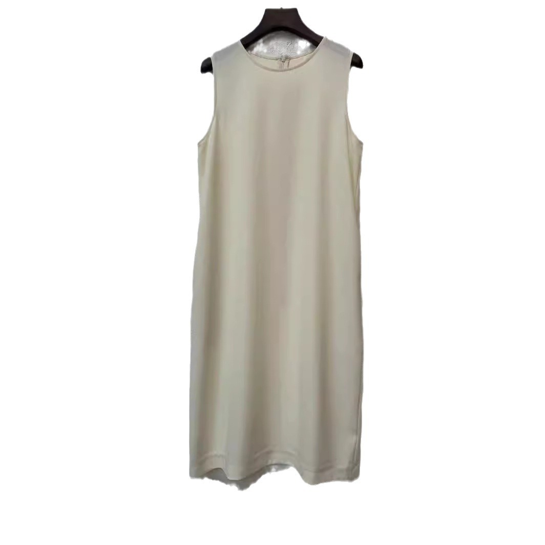 Elegant summer dress with sleeves with a round collar sleevless