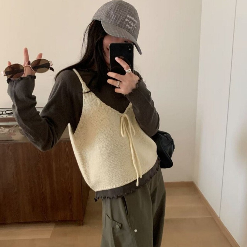 Early autumn new loose dopamine V-neck tie-neck sleeveless knitted camisole for women, short layered pullover vest Early autumn new loose dopamine V-neck tie-neck sleeveless knitted camisole for women, short layered pullover vest