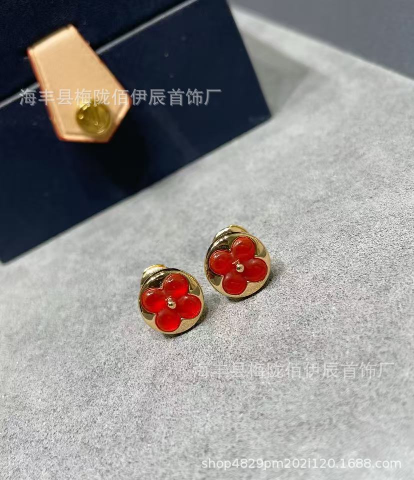 ロバの家四葉草四花五花ブレスレット女性用18Kローズゴールドメッキ軽奢菱形丸型白貝母ネックレスins