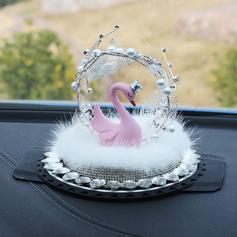 Adornos de coche INS viento resina cisne mesa de decoración de coche cesta de flores de metal diamantes de imitación decoración de coche creativo plumas