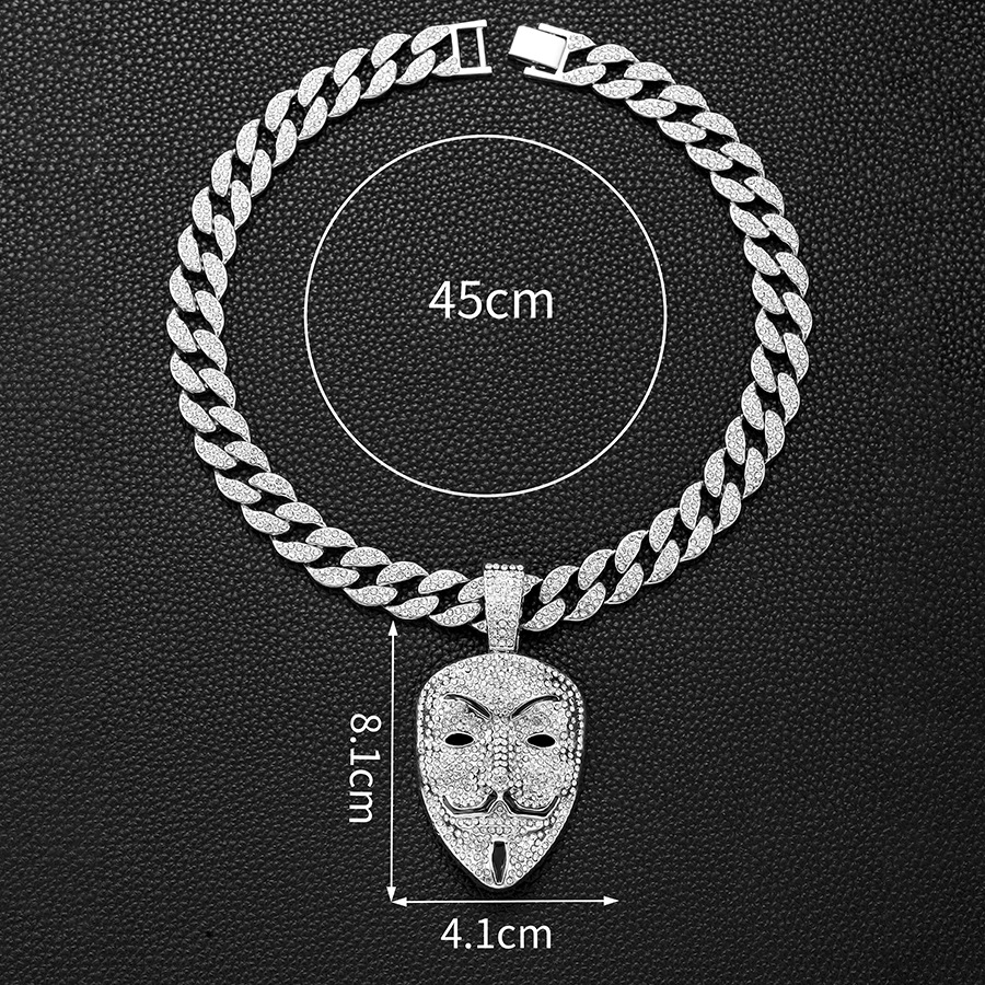 V-shaped Mask Pendant Hip Hop Necklace With Diamond Details_voghion.com