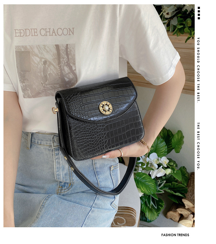 New Small Bag Women's 2021 Spring New Korean Style Retro Simple Shoulder Bag Crocodile Pattern Chain Messenger Bag display picture 15