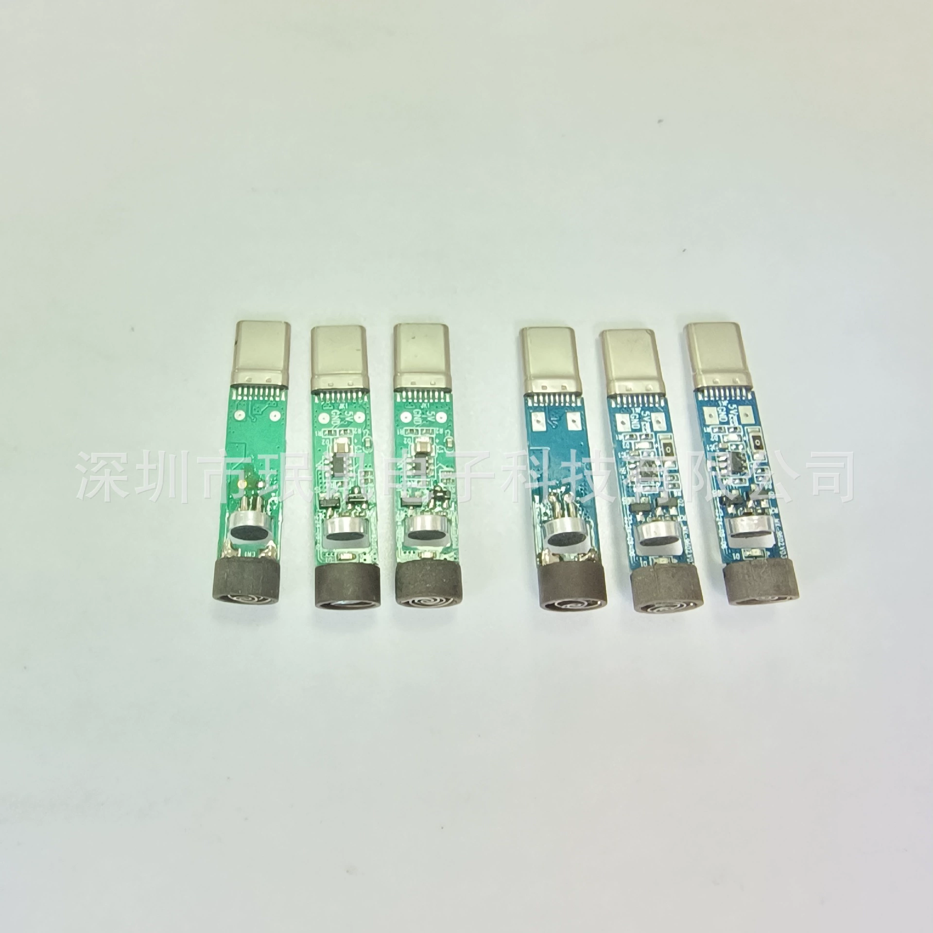 Портативное зарядное устройство для мобильных телефонов с функцией зажигалки и платой PCBA для подзажигания сигарет.