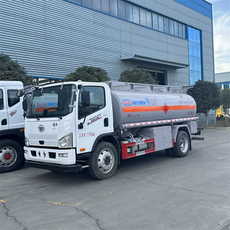 解放8吨加油车 配大流量加油机罐体容积大 现车 支持出口跨境