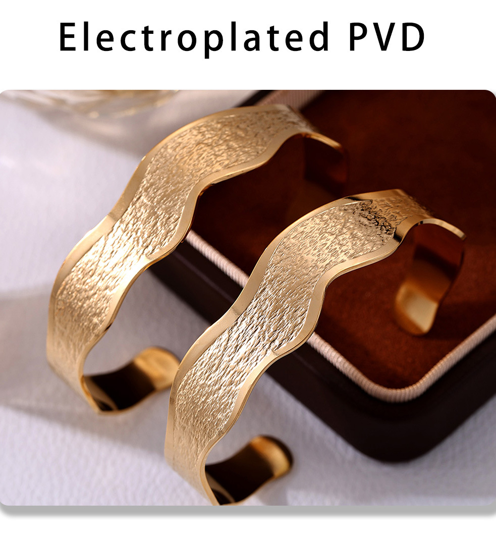 Personalized Square Sugar Ripple C-shaped Titanium Steel Bracelet_voghion.com
