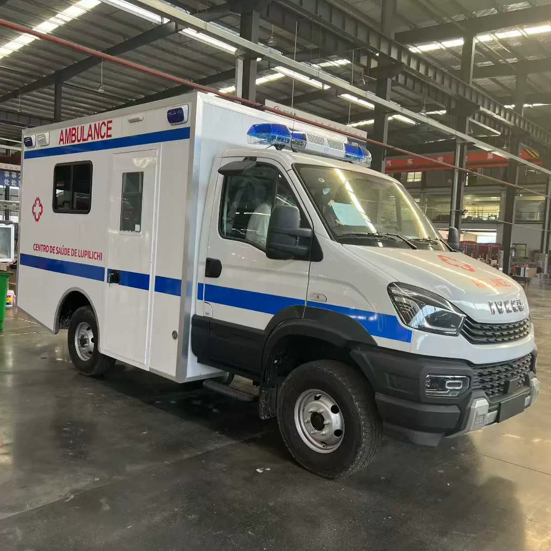依维柯救护车可出口 方舱形状内舱空间大设备齐全 120医疗救护车