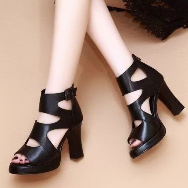 Sandalias de tacón alto boca de pez hueca Roma 2025 nuevas sandalias verano impermeable para mujer todo fósforo con sandalias de mujer de tacón grueso