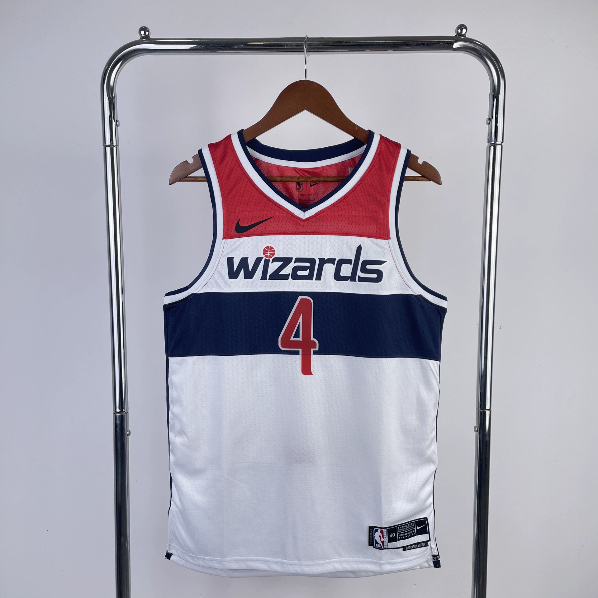 Двадцать четвертый сезон Wizards City Edition № 33 Кармa Kuzma № 13 Poole № 8 Avdija 4 Джерси Вестброк