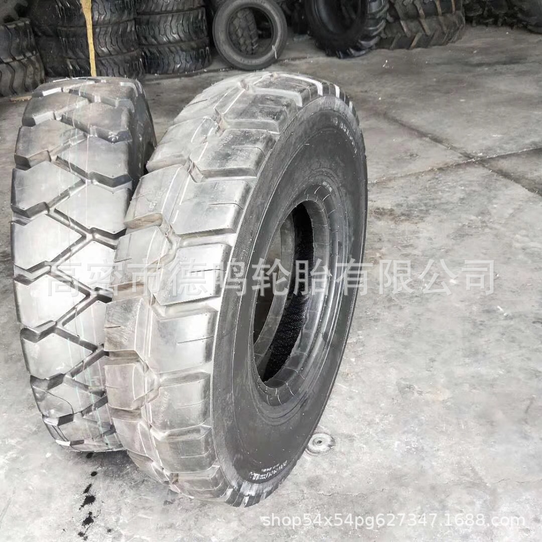 Suministro de triángulo camión volquete neumático de cuerpo ancho 13.00-20 maquinaria de ingeniería neumático 1300-20