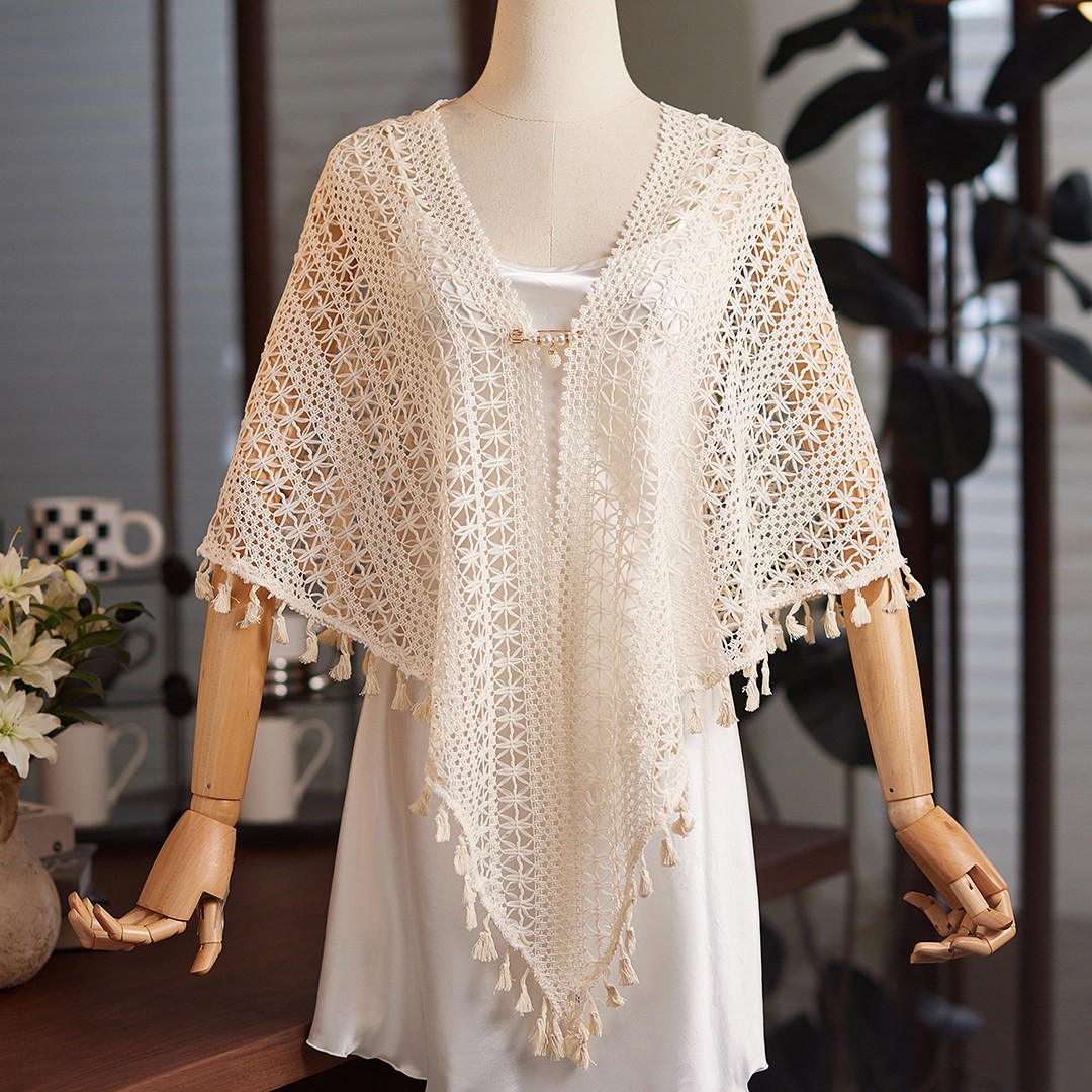 New Style Handmade Crochet Hollow-Out Shawl for Women, Summer Outerwear, Air-Conditioned Room Sun Protection Cover-Up, Artistic Tassel Cape