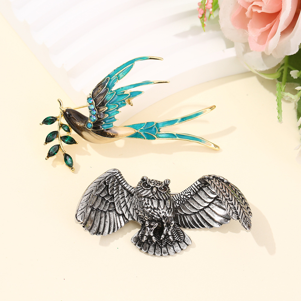 New European and American Style Retro Enamel Owl Brooch, Eco-Friendly Alloy Lapel Pin, Suit Accessory