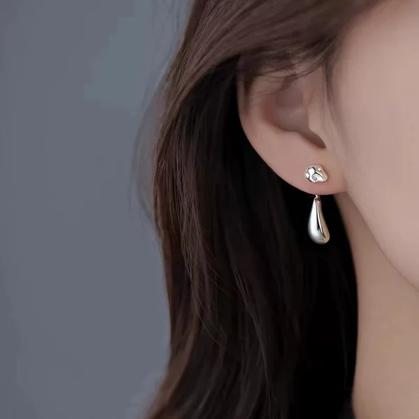 925 Silver Needle Drops Earrings Light Luxury High Sense 2024 New Explosions Niche Earrings Women's Earrings