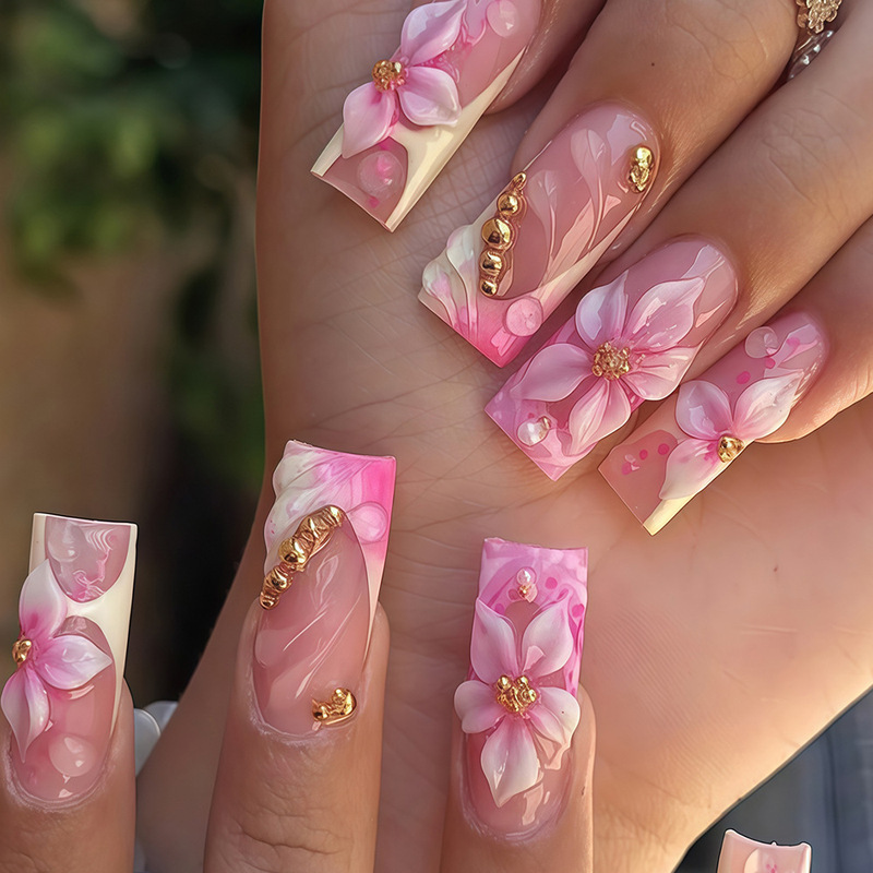 Popular in European and American foreign trade markets, pink-toned 3D flower resin design with small gold beads, sweet holiday-style nail tips Popular in European and American foreign trade markets, pink-toned 3D flower resin design with small gold beads, sweet holiday-style nail tips