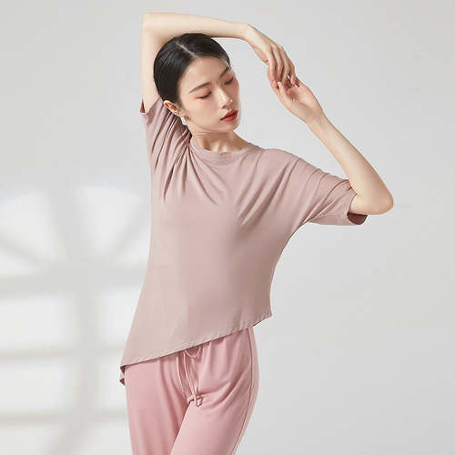 Modern dance practice uniform for women, loose short-sleeve white T-shirt design style, for art exam performance