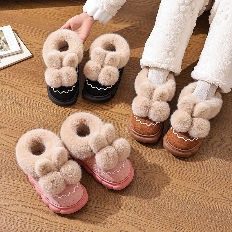 Zapatillas de algodón para mujeres otoño y invierno 2025 nuevo tipo de veludo grueso bolsa de calentamiento tacones de invierno de lana casera