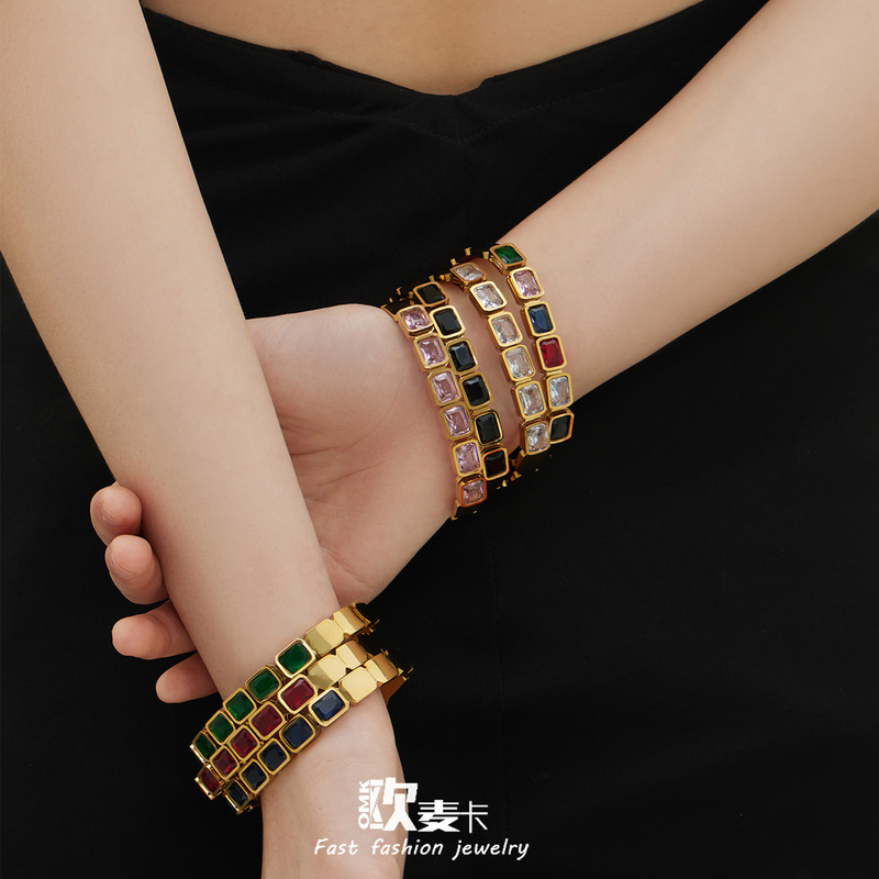 Stainless Steel Square Stained Glass Stone Bracelet Ins Niche Design European and American Trendy Cool Jewelry Plated with 18K Gold That Does Not Fade