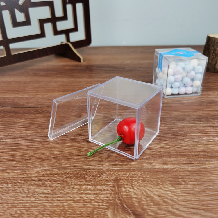 Caja pequeña de plástico transparente tapa cuadrada caja de almacenamiento de acrílico PS embalaje caramelo transparente caja dura 5,5