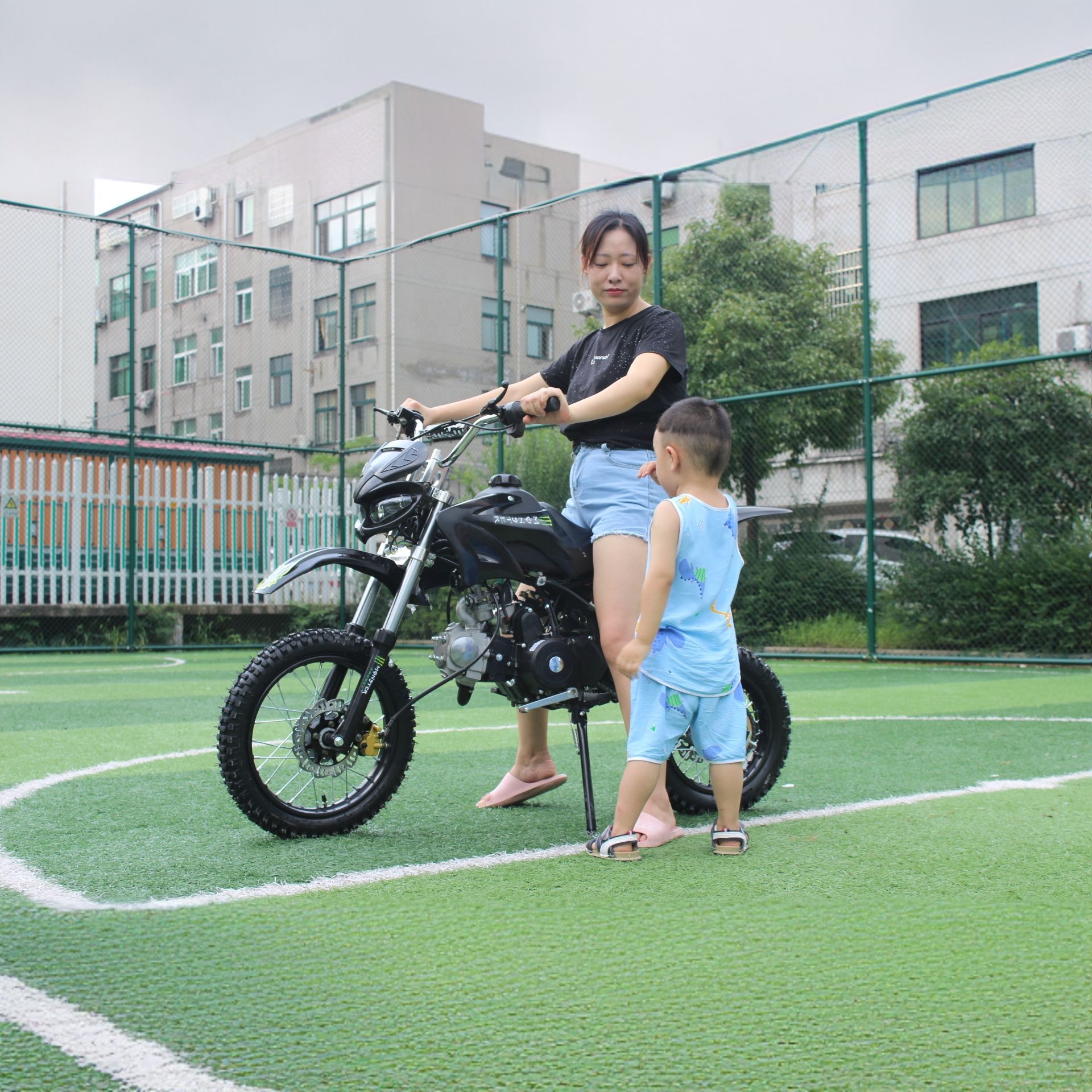 Small Off-Road Mountain Dirt Bike Fuel-Powered Two-Wheeler 125Cc All-Terrain Mountain Dirt Bike