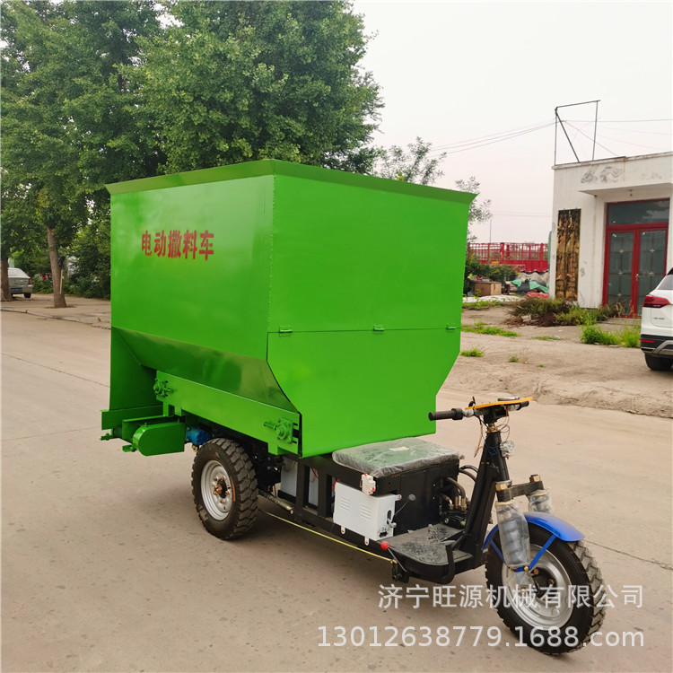 柴油5方撒料车 养殖场自动喂料车 饲料搅拌投料车