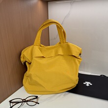 �羳lulu ͬ�������On My Level���e���٤б�������������Ů