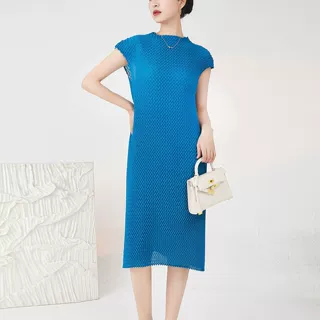 三宅小众设计感连衣裙中长款高级感女装夏季新款褶皱一生时装裙子
