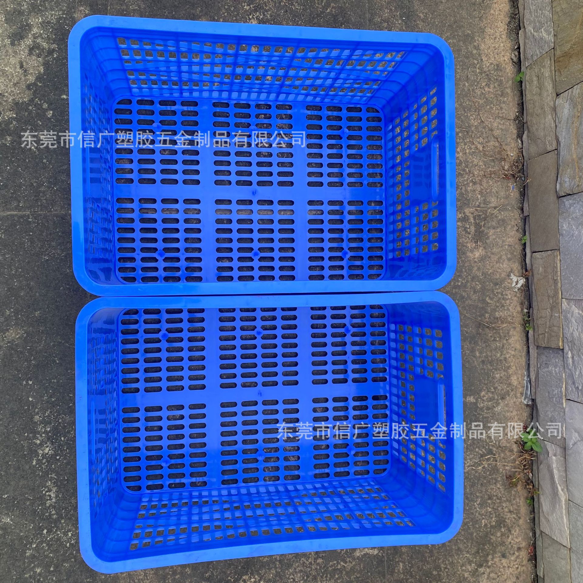 蓝色塑料周转框批发胶框大号加厚长方形塑料筐蔬菜水果周转筐箩筐