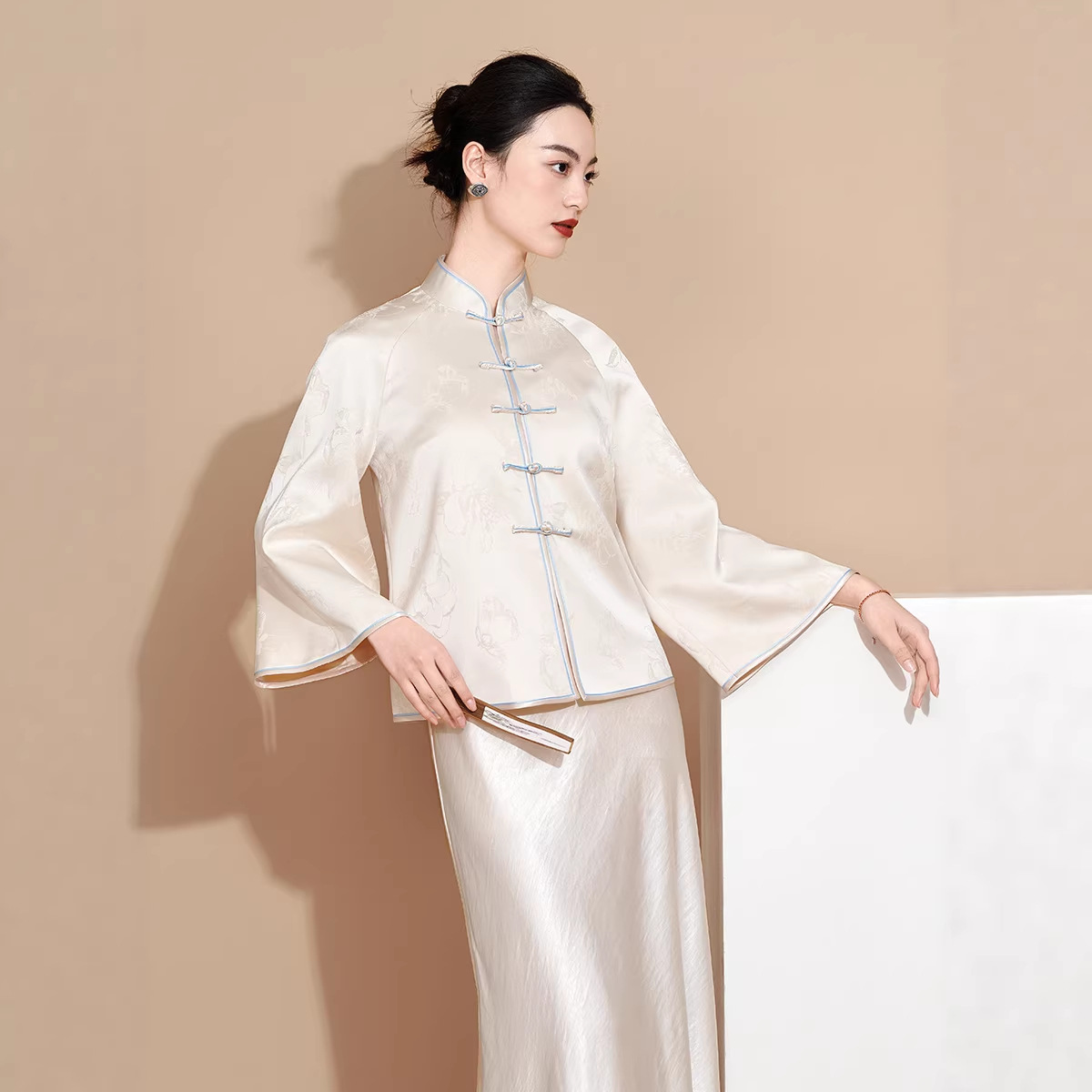 New Chinese-Style High-End Jacquard Blouse, 2026 Early Summer New Top, Stylish Design Tang Suit Versatile Jacket