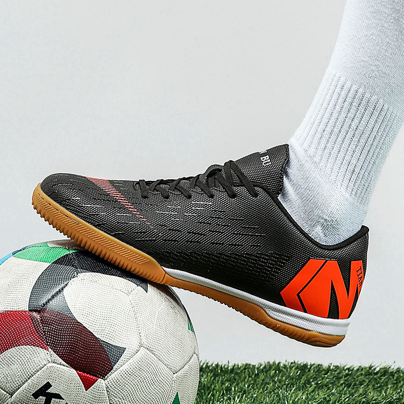 Cross-border interior de cinco zapatos de fútbol plano para hombres y mujeres zapatos de entrenamiento de piso de cemento para hombres