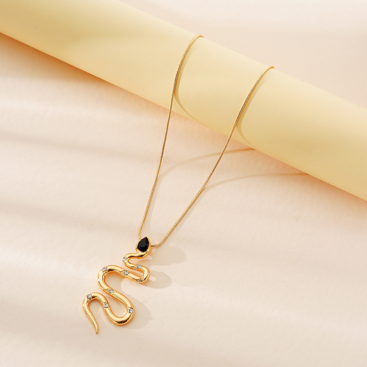 Fashion Snake Alloy Chain Pendant Necklace