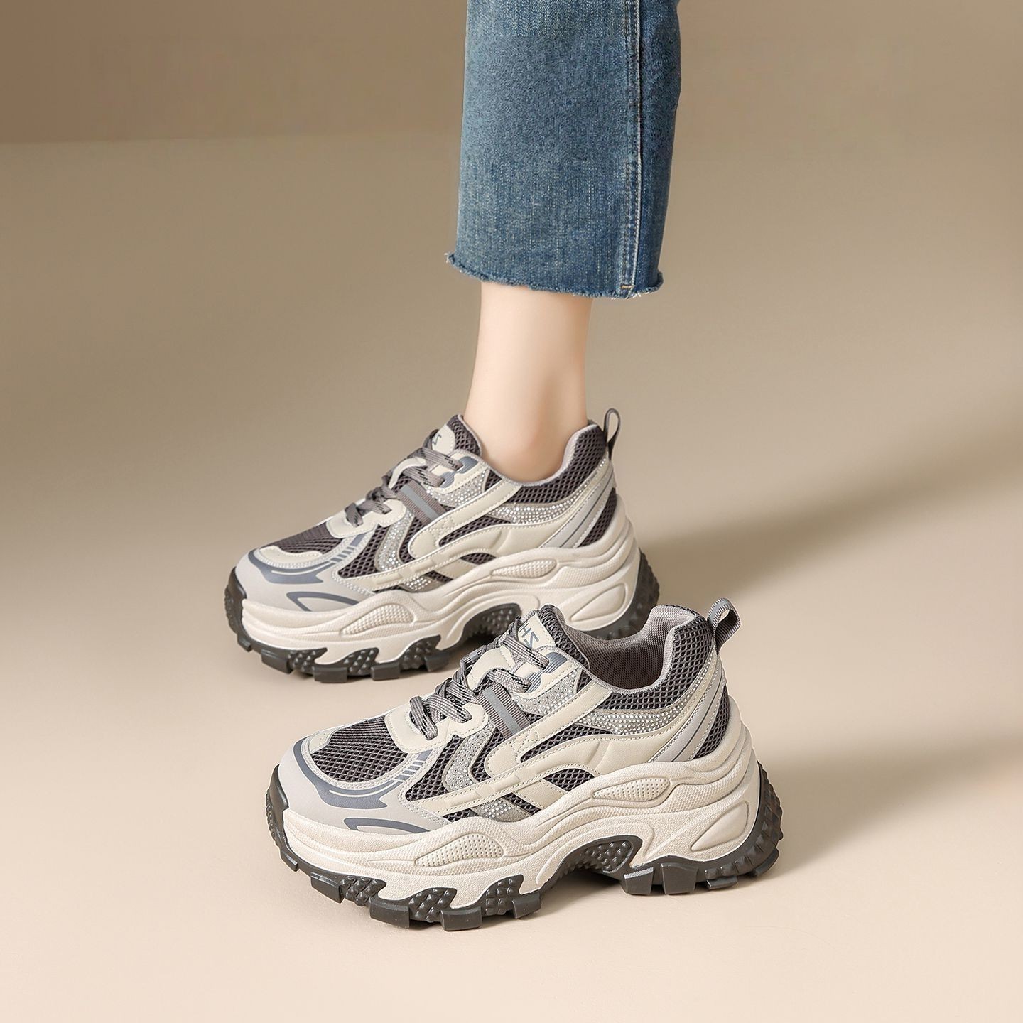 Aumentar la altura de la parte inferior gruesa de los pies pequeños zapatos de papá para mujeres 2026 primavera nueva red transpirable zapatillas deportivas casuales ligeras