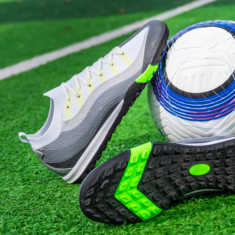 Professional Soccer Shoes With Studs And Electroplated Soles Unisex_voghion.com