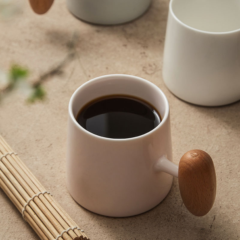 Estilo ins simple oficina de Morandi hermosa taza de café mango de madera taza de cerámica taza de pareja regalo