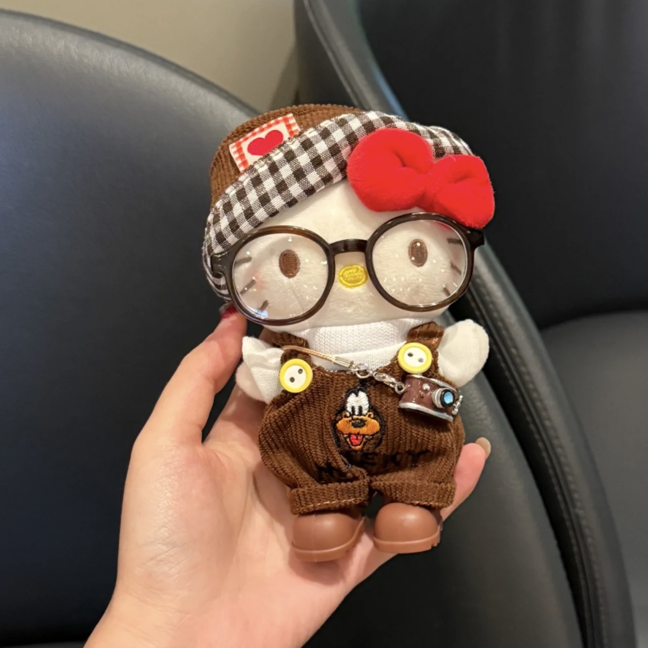 Genuino clásico KT Hello Kitty mochila bolso colgante dibujos animados lindo hellokitty llavero muñeca de felpa mujer