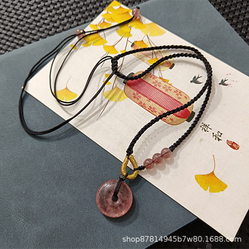 산생 III 딸기 크리스탈 피스 버클 목걸이 (직경 18mm)