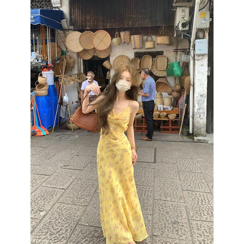 Retro Yellow Suspender Daisy Floral Dress Women's Autum New Waist Slimming Look Elegant Long Fishtail Skirt