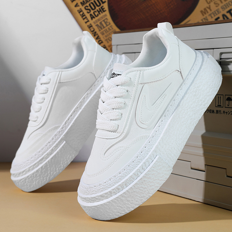 Nuevos zapatos de hombre de verano coreano de moda universal zapatos blancos para hombres zapatos casuales al aire libre zapatos de lona zapatos de moda zapatos para hombres