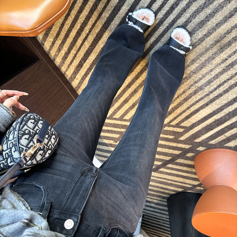 Long Legs Feel Like They'Re Being Compressed!~Black and Gray Four-Way Stretch Micro-Flare Jeans for Women, New for Spring, High-Waisted, Slim-Fit, Flattering Long Pants