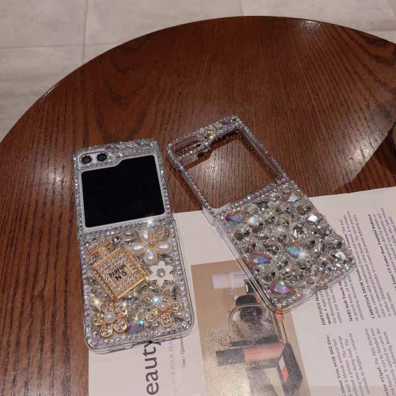 Luxurious Rhinestone Case for Samsung Z Flip 5, Foldable Trendy Brand 3D Z Flip 4 Foreign Trade Goddess Protective Cover