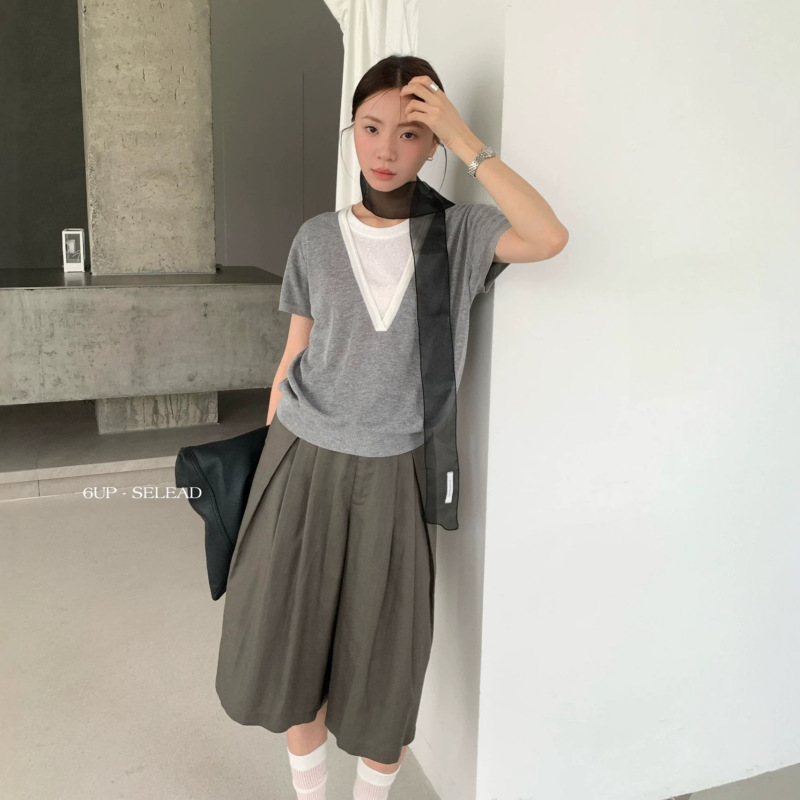 6up Summer Korean Style Fake Two-Piece Color-Block V-Neck Sweater for Women Guangzhou Thirteen Lines New Lazy Style Knitted Sweater 60555 6up Summer Korean Style Fake Two-Piece Color-Block V-Neck Sweater for Women Guangzhou Thirteen Lines New Lazy Style Knitted Sweater 60555